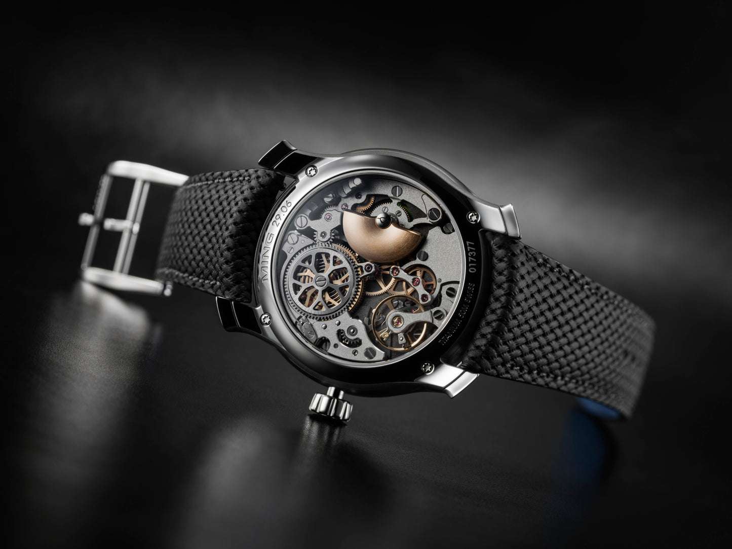 MING 29.06 Peep Show